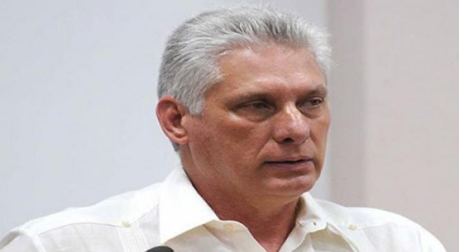 Presidente de Cuba comparte con representación de asistentes a Fihav