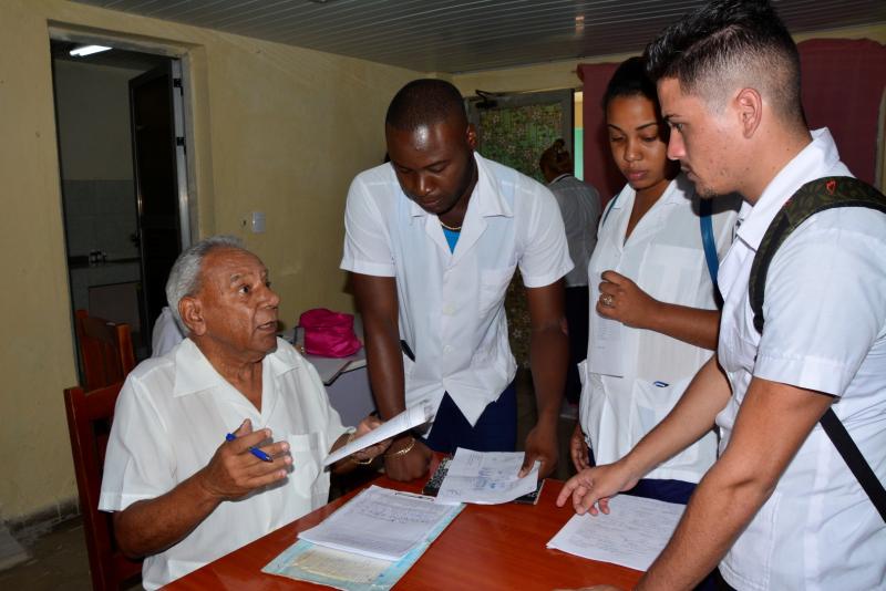 dia de la medicina latinoamericana foto vicente brito