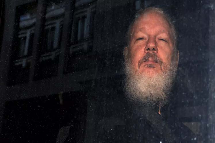 w assange