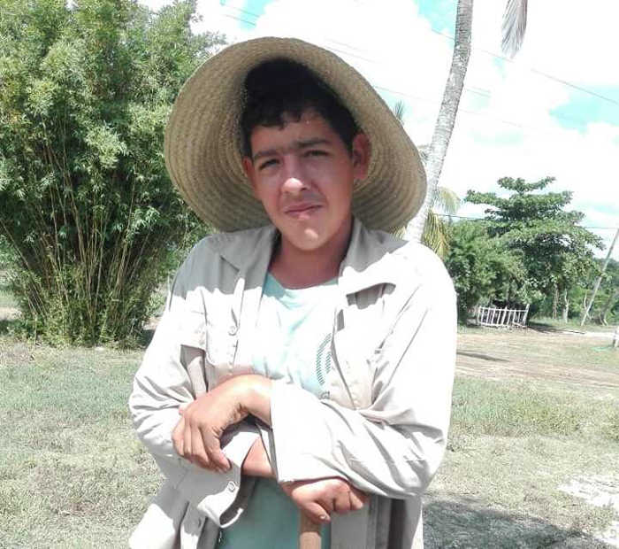 2 joven campesino