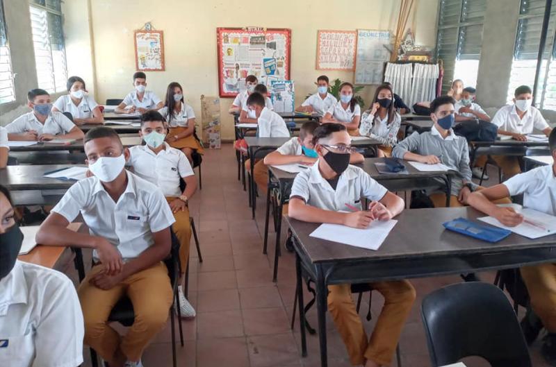 estudiantes de secundaria basica foto educacion fomento